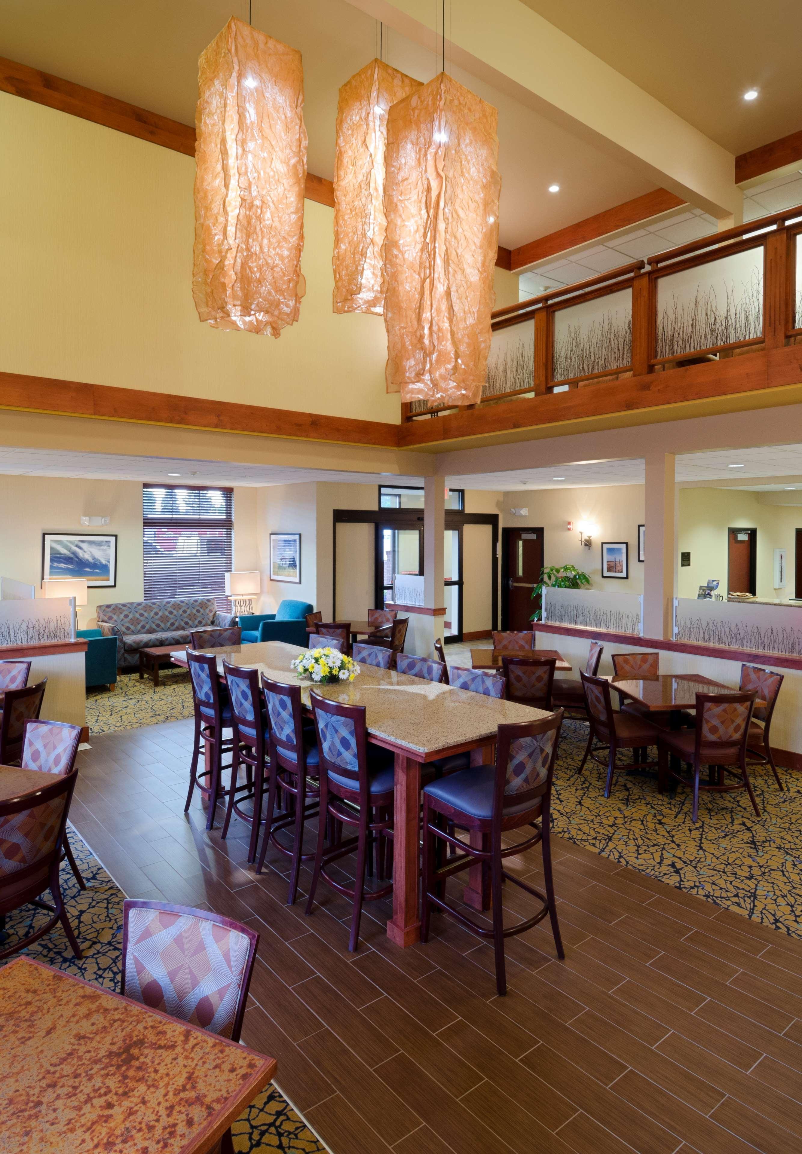 Best Western Golden Prairie Inn And Suites Sídney Exterior foto